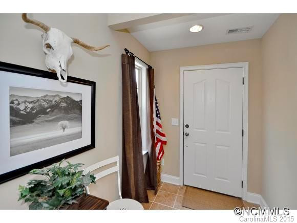 106 Mountain Meadow Circle - Photo 2