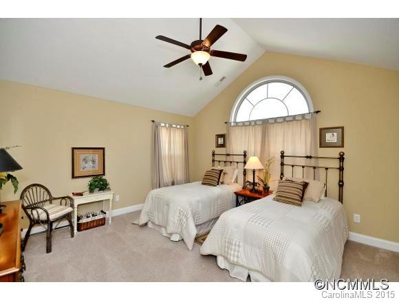 106 Mountain Meadow Circle - Photo 8