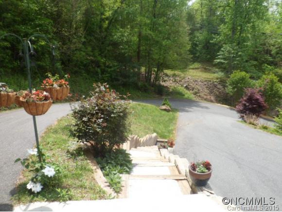 77 Yorkshire Dr - Photo 2