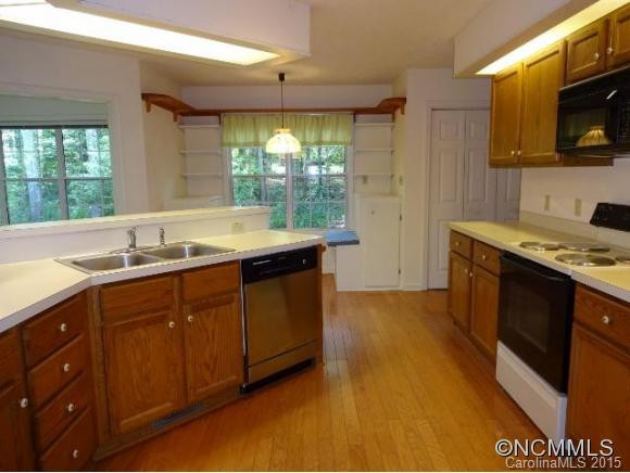 5 PEBBLE BEACH COURT - Photo 8
