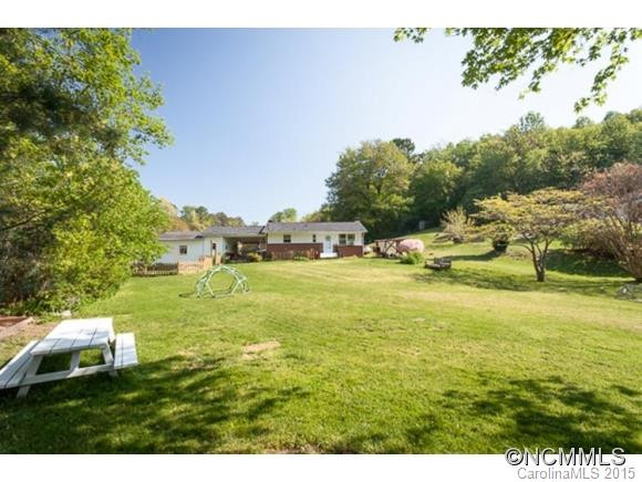 11 Joan Way - Photo 2