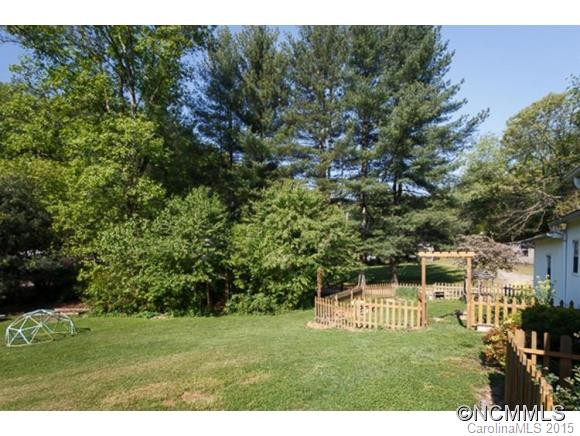 11 Joan Way - Photo 18