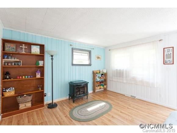 11 Joan Way - Photo 8