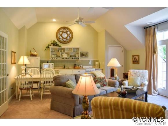 230 Hawthorn Drive - Photo 17