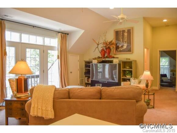 230 Hawthorn Drive - Photo 18