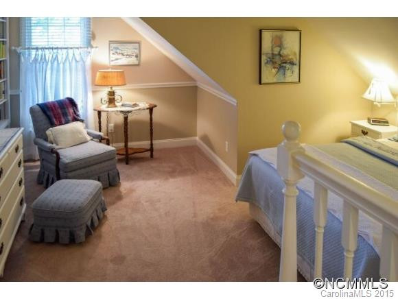 230 Hawthorn Drive - Photo 19