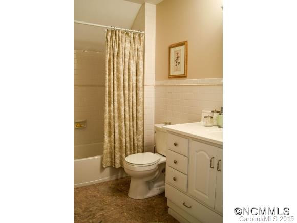 230 Hawthorn Drive - Photo 20