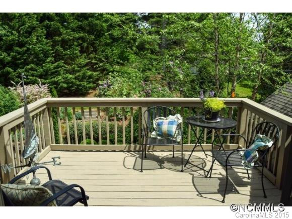 230 Hawthorn Drive - Photo 22