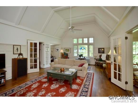 366 Lakeshore Drive - Photo 2