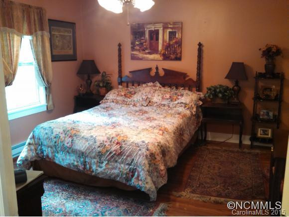 7081 Bearwallow Mountain Road - Photo 14