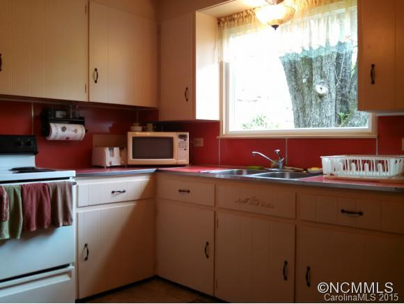 7081 Bearwallow Mountain Road - Photo 21