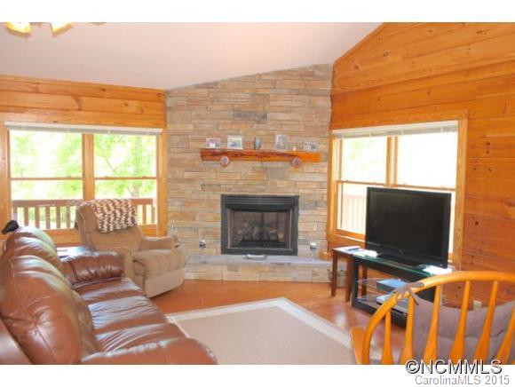 114 Woodstock Lane - Photo 2