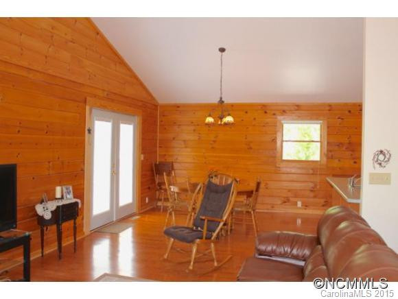 114 Woodstock Lane - Photo 4