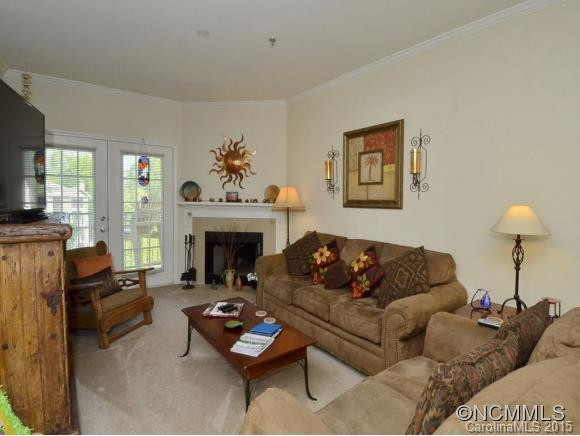 700 VISTA LAKE DRIVE #305 - Photo 2