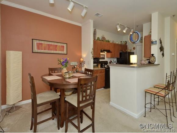 700 VISTA LAKE DRIVE #305 - Photo 3