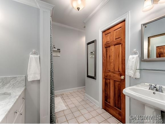 414 LAKESHORE DRIVE - Photo 12