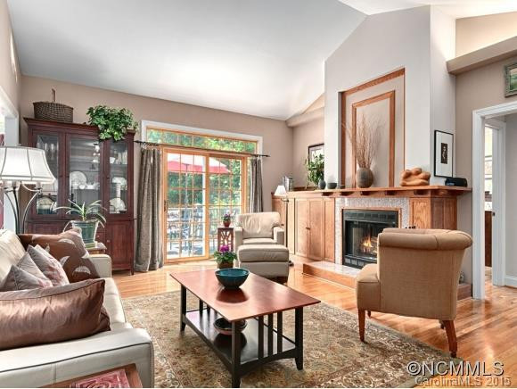 414 LAKESHORE DRIVE - Photo 3