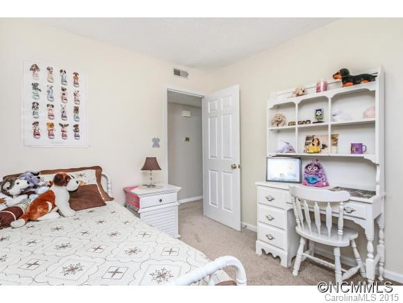 103 Scottlynn Court - Photo 12