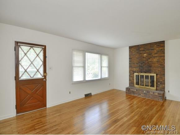 27 LOOKING GLASS LANE - Photo 5