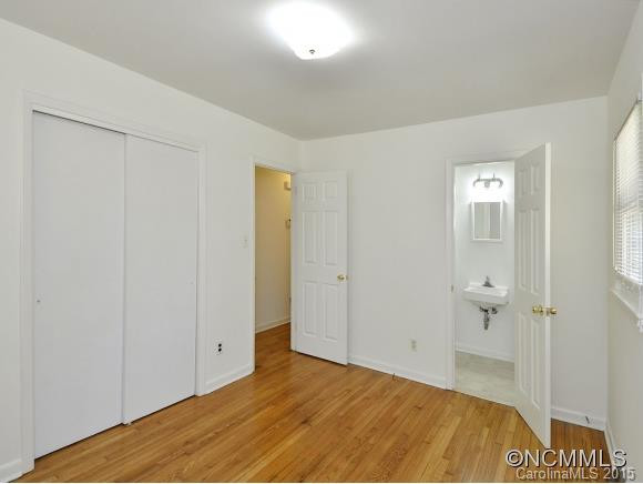 27 LOOKING GLASS LANE - Photo 8