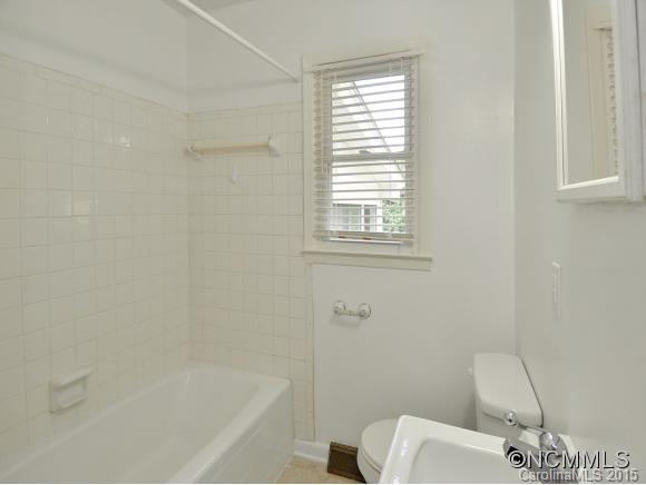 27 LOOKING GLASS LANE - Photo 10