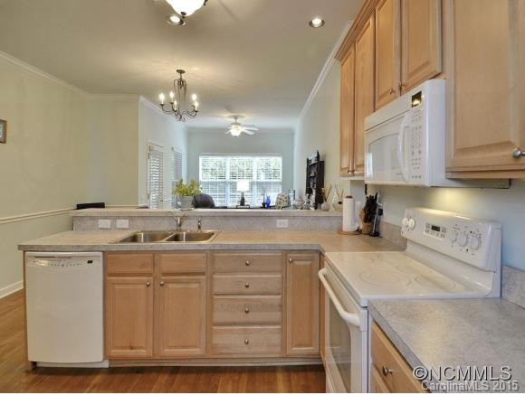 120 VICTORIA PARK DRIVE - Photo 6