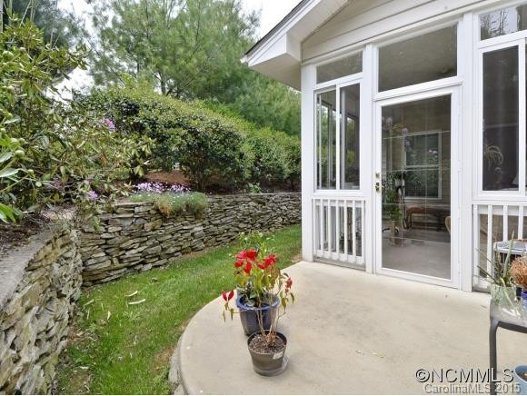 120 VICTORIA PARK DRIVE - Photo 10