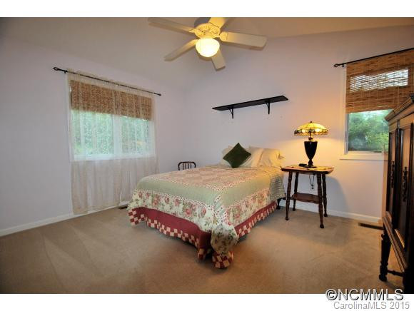 226 Hawthorn Drive - Photo 11