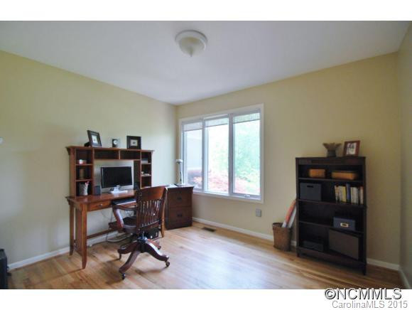 226 Hawthorn Drive - Photo 12