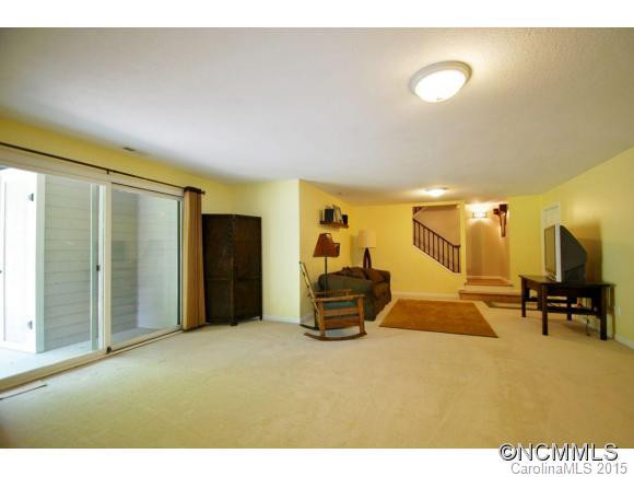 226 Hawthorn Drive - Photo 16