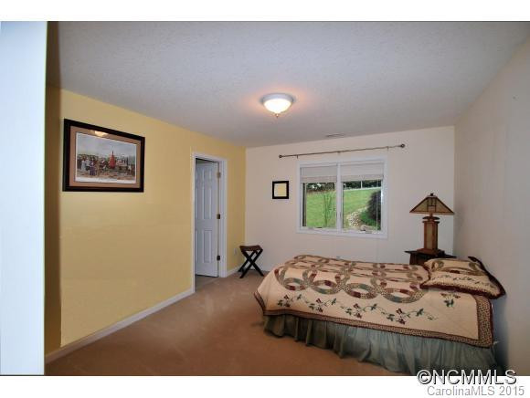 226 Hawthorn Drive - Photo 17