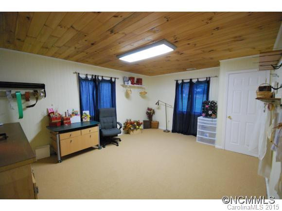 226 Hawthorn Drive - Photo 18