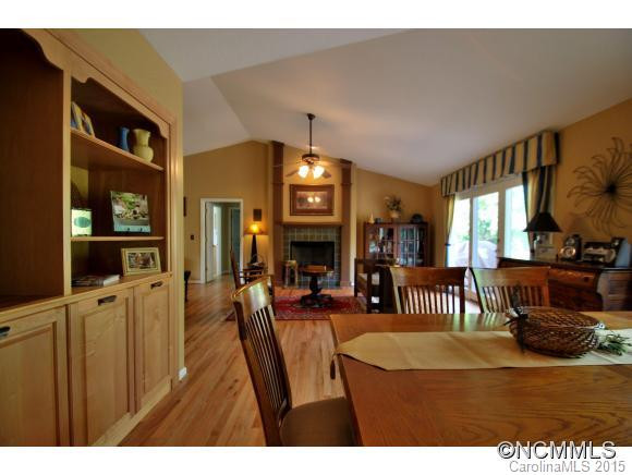 226 Hawthorn Drive - Photo 5