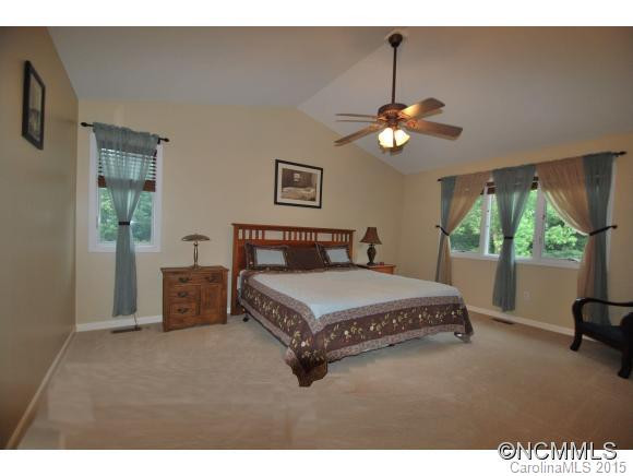 226 Hawthorn Drive - Photo 9