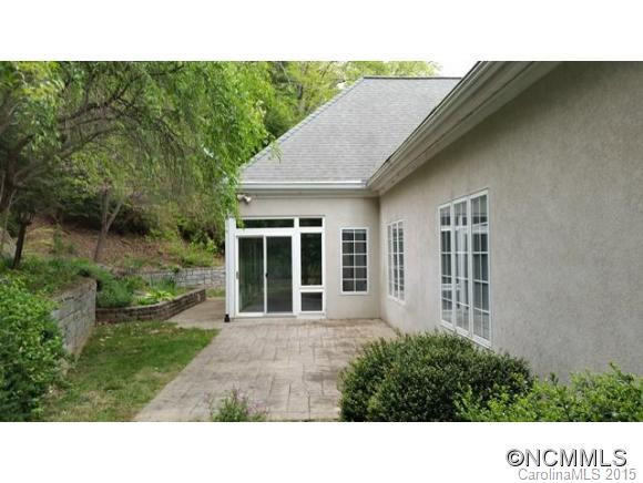 15 Tiverton Lane - Photo 2