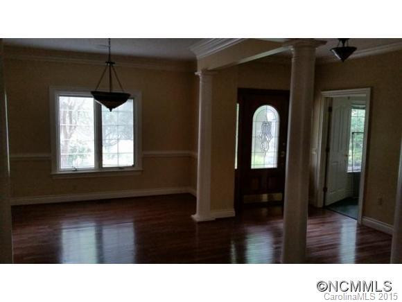 15 Tiverton Lane - Photo 3