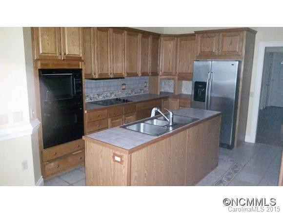 15 Tiverton Lane - Photo 6