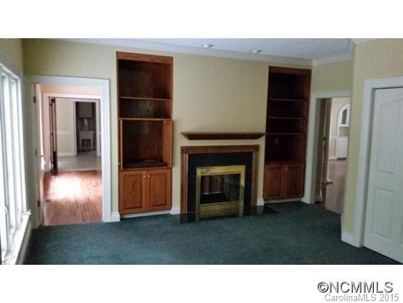 15 Tiverton Lane - Photo 8