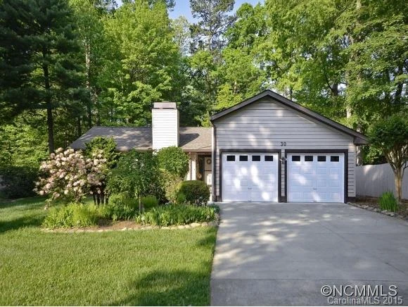30 GOLDEN OAKS LANE