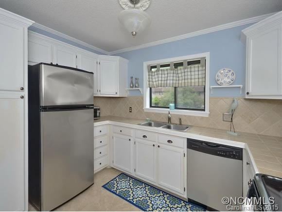 27 LAKE DRIVE - Photo 8