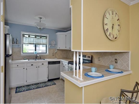 27 LAKE DRIVE - Photo 9