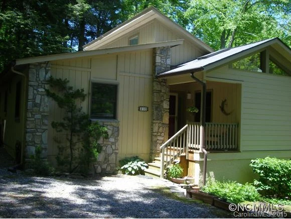 210 HEMLOCK LOOP