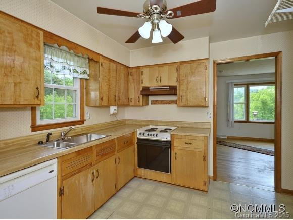 425 ROLLING HILLS ROAD - Photo 3