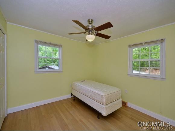 425 ROLLING HILLS ROAD - Photo 7