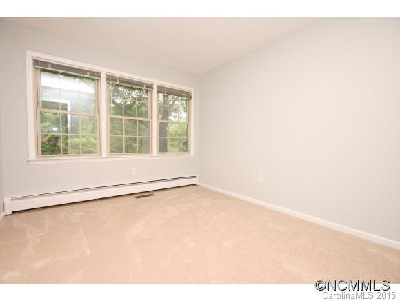 5 Forest Lane - Photo 14