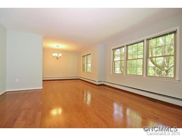 5 Forest Lane - Photo 3