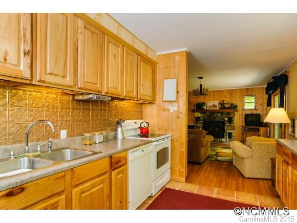 2641 Golden Road - Photo 15