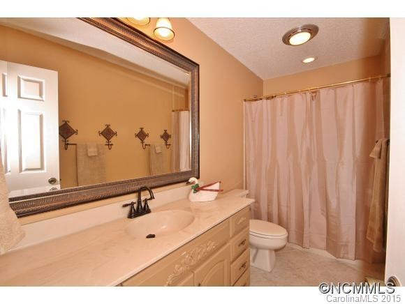 124 Deerlake Drive - Photo 9