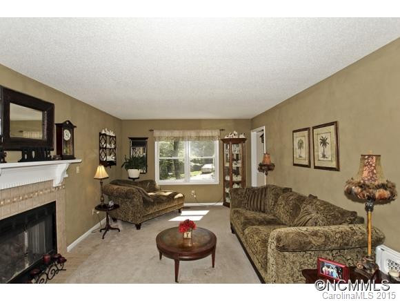 46 FOXBERRY DRIVE - Photo 3