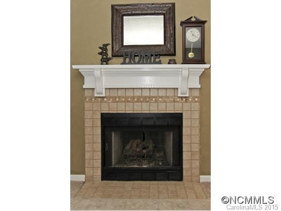46 FOXBERRY DRIVE - Photo 4